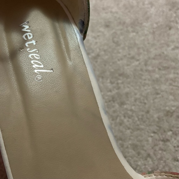 Floral Print Cork Wedges - Picture 11 of 13